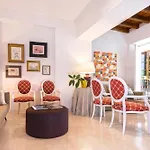 Genteel Home Mateos Gago Terrace VI