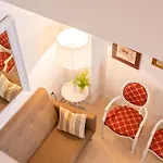 Genteel Home Mateos Gago Terrace VI