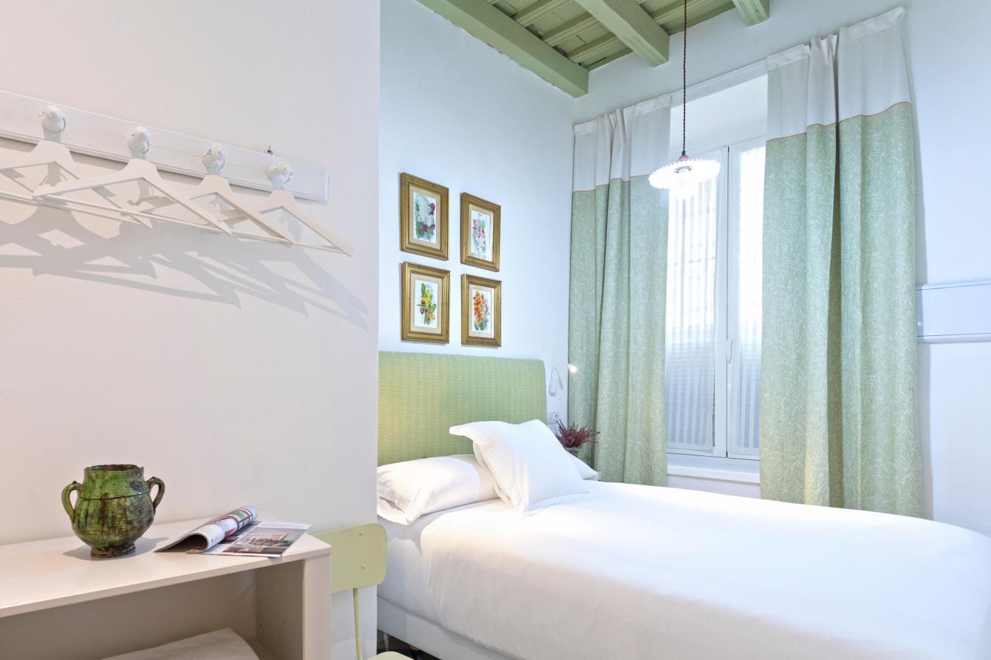 Genteel Mateos Gago Terrace Vi *